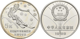 China - Volksrepublik: 5 Yuan 1988 Abfahrtsläufer / downhill skier with snowflakes / Olympische Spiele Calgary. KM# 201. 30g, 900/1000 Silber. Auflage...