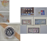 Vereinigte Arabische Emirate: Kleines Lot mit Münzen und Banknoten, darunter Fujarah, Muhammad bin Hamad al-Sharqi 1952-1974: 5 Riyals 1970, auf die 1...