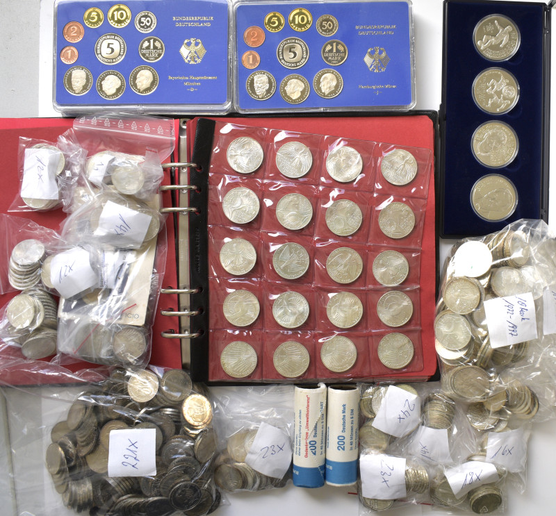 Bundesrepublik Deutschland 1948-2001: Umfangreiche Sammlung mit 5 und 10 D-Mark ...