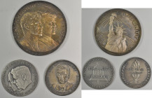 Medaillen alle Welt: USA: Lot 3 Stück, Silbermedaille o. J., John F. und Robert Kennedy, Silber 1000, 60 mm, 70,7 g Silbermedaille 1963 von B.H. Mayer...
