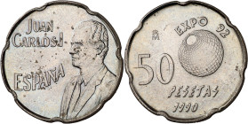 1990. Juan Carlos I. 50 pesetas. (AC. 111). Error del pantógrafo. 5,59 g. EBC+.