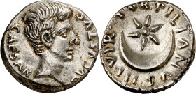 (19 a.C.). Octavio Augusto. Denario. (Spink 1640) (S. 495) (RIC. 300). Bella. 3,65 g. EBC.
