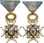 (1771-1975). Real Orden de Carlos III. Cruz de pecho. (Pérez Guerra 9 var). Bella. Rara. Oro y esmalte. 16,91 g. 59x39 mm con corona de laurel, anilla...