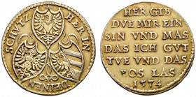 Nürnberg, Stadt. Weitere Marken und Medaillen. Altvergoldete Silbermedaille, sogen. Wunschmedaille 1574 unsigniert. Die drei Stadtwappen / Sieben Zeil...