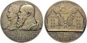 Nürnberg, Stadt. Weitere Marken und Medaillen. Matt vergoldete Silbermedaille 1907 von Lauer, auf die 50-Jahrfeier der Königsstiftungshäuser. Die Büst...