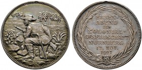 Nürnberg, Stadt. Weitere Marken und Medaillen. Silbermedaille, sogen. "Südwestafrika-Gedenkmünze" 1907 von L.Chr. Lauer. In afrikanischer Landschaft e...