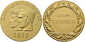 Nürnberg, Stadt. Weitere Marken und Medaillen. Vergoldete, bronzene Prämienmedaille 1939 von L.Chr. Lauer, der Kampftage der Fränkischen SA. Kopf eine...