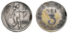 Medailleure. Dasio, Maximilian (1865-1954). Kleine, versilberte Bronzemedaille o.J. (1905). Geflügelter Eros mit Bogen nach rechts stehend / In einem ...