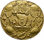 Medailleure. Gies, Ludwig (1887-1966). Mattierte, vergoldete Bronzehohlgussmedaille in Schildform 1915 auf den Ersten Weltkrieg. Nach links feuerndes,...