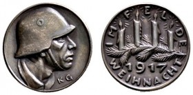 Medailleure. Gies, Ludwig (1887-1966). Kleine Silbermedaille 1917. Auf die Kriegsweihnacht. Brustbild eines deutschen Soldaten mit Stahl­helm nach rec...