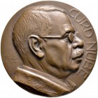 Medailleure. Mannert, Konrad (1883-1944). Einseitige, hohl gegossene Bronzemedaille 1937. Auf den Inhaber der Gravurmaschinenfabrik in Offenbach/Main ...
