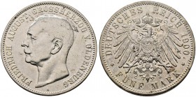 Silbermünzen des Kaiserreiches. OLDENBURG. Friedrich August 1900-1918. 5 Mark 1900 A. J. 95.
 Rand leicht bearbeitet(?), fast sehr schön