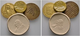 Lots. 27 Stücke: Medaillen auf ALBRECHT DÜRER. Tragbares, hohl geprägtes Bronzeabzeichen 1855 Künstlerfest; Freimaurerbijou der Loge "Albrecht Dürer" ...
