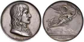 Medaglia 1796 Battaglia di Montenotte D/ Busto a dx del Gen. Bonaparte in uniforme. In basso: Gayrard F. - R/ La Vittoria, tenendo nella mano dx una s...