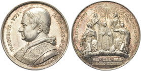 ROMA. Gregorio XVI (Bartolomeo Alberto Cappellari), 1831-1846 
Medaglia 1839 a. IX opus G. Girometti. Ag gr. 33,33 mm 44,0 Dr. GREGORIVS XVI - PONT M...