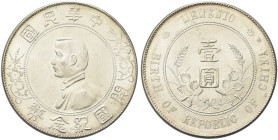 CINA. Repubblica, 1912-1949 
Dollaro Memento 1927. Ag gr. 26,64 Dr. Busto di Sun Yat-sen a s., in uniforme. Rv. Valore tra arbusti e foglie. KM#Y318a...