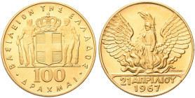 GRECIA. Costantino II, 1964-1974 
100 Dracme 1967. Au gr. 32,16 Dr. Stemma coronato tra due figure maschili con clava. Rv. Soldato stante verso d.; s...