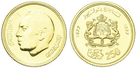 MAROCCO. Hassan II, 1962-1999 
250 Dirhams 1977. Au gr. 6,61 Dr. Testa del Re a s. Rv. Stemma nazionale con valore e data. KM#Y66; Fried. 6.
FDC