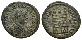 Licinius II (Caesar, 317-324). Æ Follis (17mm, 2.4 g). Heraclea, 318-320. Laureate bust r., wearing imperial mantle, holding globe, sceptre and mappa....