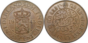 Europäische Münzen und Medaillen, Niederlande / Netherlands. Niederländisch-Indien. Wilhelmina. 2 1/2 Cents 1945. Kupfer. KM 316. Fast Stempelglanz