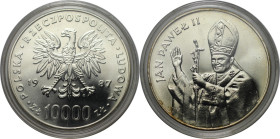 Europäische Münzen und Medaillen, Polen / Poland. Johannes Paul II. mit einem Kreuz. 10000 Zlotych 1987. 19,30 g. 0.750 Silber. 0.47 OZ. KM Y#164. Ste...