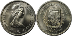 Weltmünzen und Medaillen, Falklandinseln / Falkland islands. Elizabeth II. - 25. Jahrestag der Thronbesteigung. 50 Pence 1977, Kupfer-Nickel. KM 10. S...