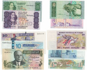 Banknoten, Tunesien / Tunisia, Lots und Sammlungen. 1/2 Dinar 15.10.73 (P.69), 10 Dinars 7.11.05 (P.90), 20 Dinars 7.11.92 (P.88), Südafrika / South A...