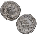 240 d.C. Gordiano III (238-244 d.C). Roma. Denario. RC-8678. Ag. 3,56 g. PM TR P III COS PP. Emperador a caballo a izquierda. Bella. EBC. Est.80.