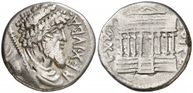 (60-46 a.C.). Juba I. Denario. (S. 6607). 3,58 g. Contramarcas en anverso. (MBC).