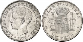 1897. Alfonso XIII. Manila. SGV. 1 peso. (Cal. 81). 24,47 g. Leves impurezas. MBC+.