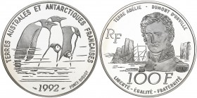 1992. Francia. 100 francos. (Kr. 1011). 22,20 g. AG. Tierras Australes-Pingüinos. En estuche oficial. Proof.