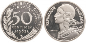 Marianne - PIEFORT 50 centimes 1962
Coque PCGS : 34509161

Argent - 17,80 grs - 25 mm
GEM.89.P2
SPL+ / SP64
R

Monnaie gradée par PCGS en SP64. Tirage...