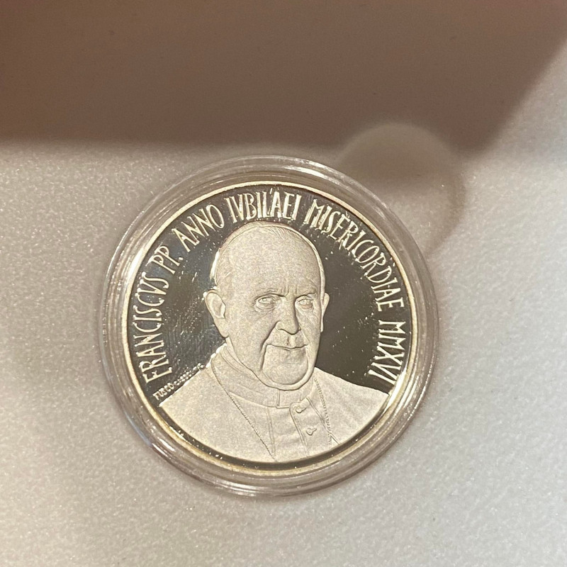 Vaticano. Monetazione in Euro. Papa Francesco. 5 Euro 2016 "49a Giornata mondial...