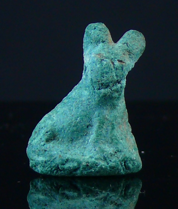 Egypte - Epoque romaine - Amulette perle en fritte (Bastet) - 200 av. J.-C. / 10...