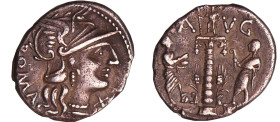 Minucia - Denier (135 av. J.-C.)
A/ ROMA. Tête casquée de Rome à droite, des cheveux sur l'épaule et une croix sous le menton. 
R/ C.A VG. Colonne i...