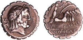 Antonia - Denier serratus (83-82 av. J.-C.)
A/ S C. Buste de Jupiter à droite. 
R/ Q.ANTO.BA(LB) // PR. La Victoire dans un quadrige, tenant une cou...
