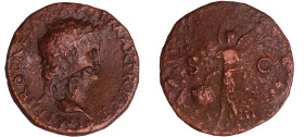 Néron - Dupondius (65, Rome) - Victoire, contremarque SPQR
A/ IMP NERO CAESAR AVG P MAX TR P P P. Tête nue de Néron à droite. Dessous, un globe. 
R/...