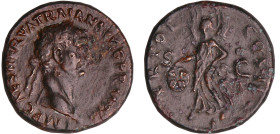 Trajan - As (99, Rome) - La Victoire
A/ IMP CAES NERVA TRAIAN AVG GERM P M. Buste lauré à droite. 
R/ TR POT COS II // SC. La Victoire marchant à ga...