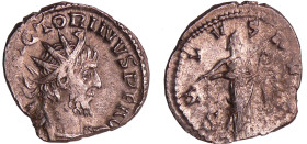 Victorin - Antoninien (270-1, Trèves) - La Santé
A/ IMP C VICTORIANVS P F AVG Buste radié à droite. 
R/ SALVS AVG. La Santé debout à droite, nourris...