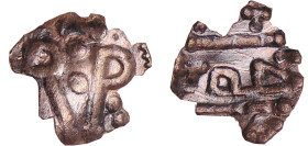 Pépin le Bref (751-768) - Denier (Saint-Denis)
A/ Rx : F Trait, globule.
R/ En trois lignes, AVT / TRA / NO
TB
Gariel.4-Prou.4-MG.47
 Ar ; 0.56 g...