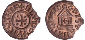 Louis 1er Le Pieux (814-840) - Denier au temple
A/ + HLVDOVVICVS IMP. Croix cantonnée de quatre globules. 
R/ + XPISTANA RELIGIO. Temple sur deux de...