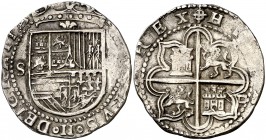 s/d. Felipe II. Sevilla. . 4 reales. (Cal. 391). 13,68 g. Flor de lis entre el escudo y la corona. MBC+.