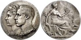 1906. Alfonso XIII. Boda Real. (V. 627 var) (RAH Medallas Españolas pág. 337, nº756). 120,53 g. 68 mm. Bronce plateado. Firmado: A. Marianas - A. Gonz...
