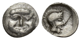 Pisidia. Selge. Obol. 350-300 BC. (10mm, 0.5 g). Anv.: Facing gorgoneion. Rev.: Helmeted head of Athena to right.