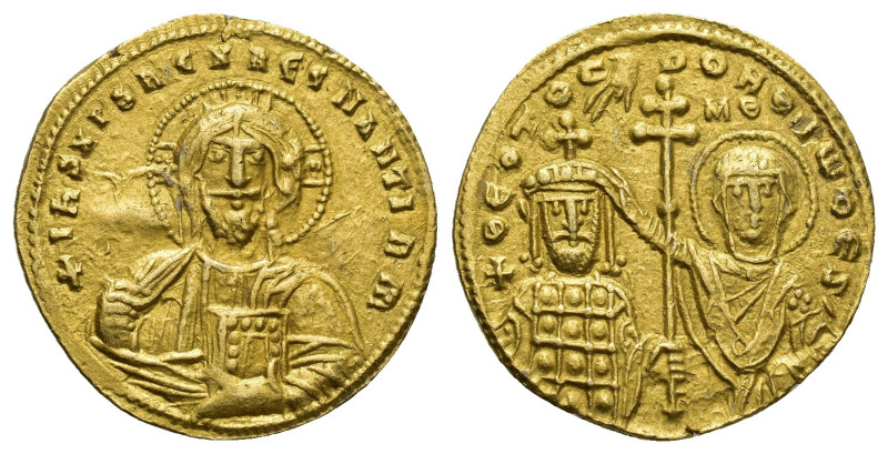 John I, 969-976. Solidus 969/976, Constantinopolis. (21mm, 4.4 g) Obv. Nimbate f...