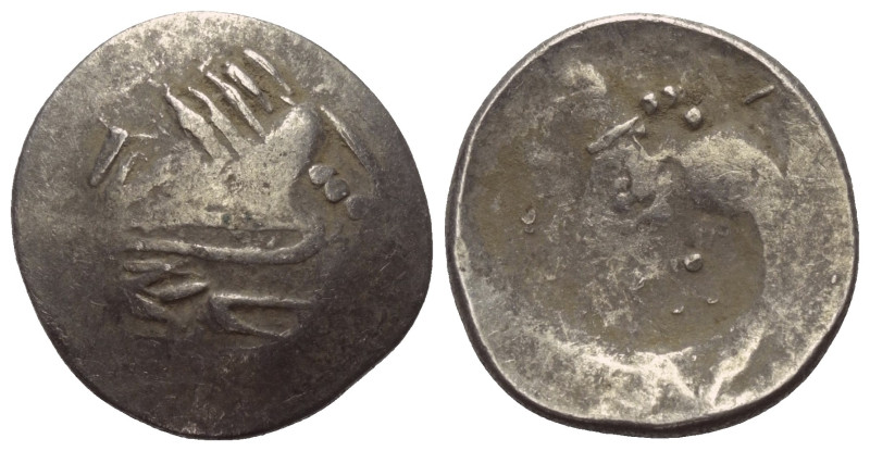 Ostkelten. Muntenien. Typ 'Sattelkopf'.

 Tetradrachme (Silber).
Vs: Stilisie...