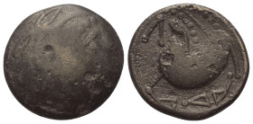 Ostkelten. Subkarpaten. Typ 'Schnabelpferd'.

 Tetradrachme (Silber).
Vs: Stilisierter Kopf des Zeus mit Lorbeerkranz rechts.
Rs: Stilisiertes Pfe...
