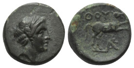Lukanien. Thourioi.

 Bronze. Ca. 280 - 270 v. Chr.
Vs: Kopf des Apollon rechts.
Rs: Pferd nach rechts galoppierend, darunter Monogramm.

14 mm....