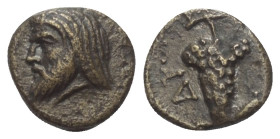 Moesia Inferior. Dionysopolis.

 Bronze. 2. Jhdt. v. Chr.
Vs: Kopf eines bärtigen Skythen links.
Rs: Weintraube.

10 mm. 0,99 g. 

HGC 3, 1795...