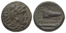 Königreich Makedonien. Alexander III. der Große (336 - 323 v. Chr.).

 Bronze. Ca. 330 - 310 v. Chr.
Vs: Kopf des jugendlichen Herakles mit Löwenfe...